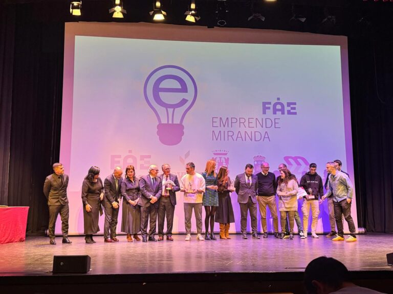 photo 5996675734757378894 y